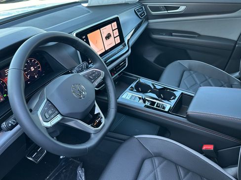 New 2026 Volkswagen Atlas Peak Edition image 10