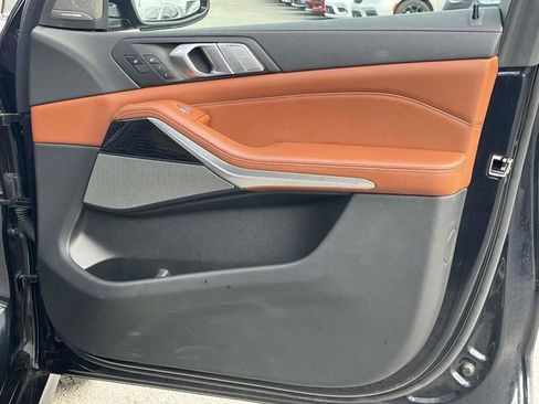 Used 2022 BMW X7 M50i w/ Executive Package image 32