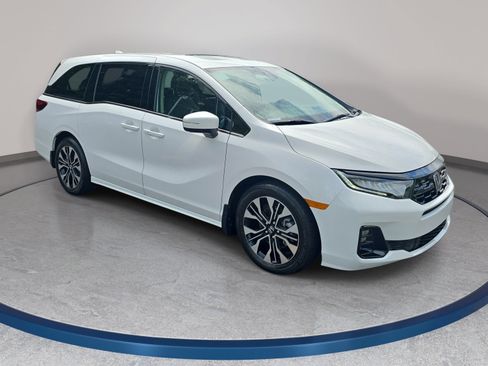Used 2025 Honda Odyssey Elite image 3