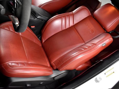 Used 2023 Dodge Challenger SRT Hellcat w/ Driver Convenience Group RWD image 31