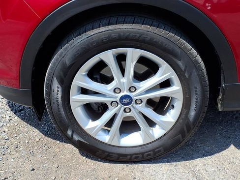 Used 2018 Ford Escape SE w/ SE Sync 3 Package FWD image 9