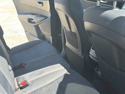 Used 2020 Kia Sorento FWD V6 image 33