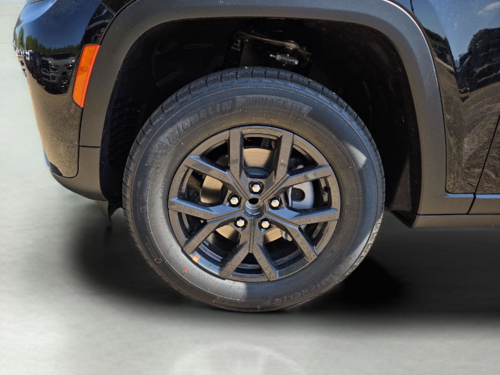 New 2027 Jeep Grand Cherokee Altitude RWD image 23
