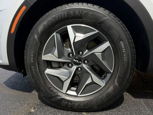 Used 2022 Kia Sorento EX FWD image 12
