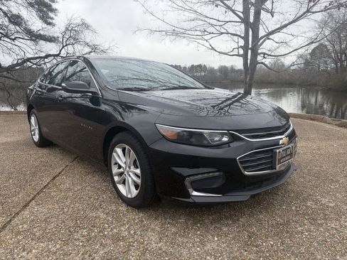 Used 2018 Chevrolet Malibu LT image 1