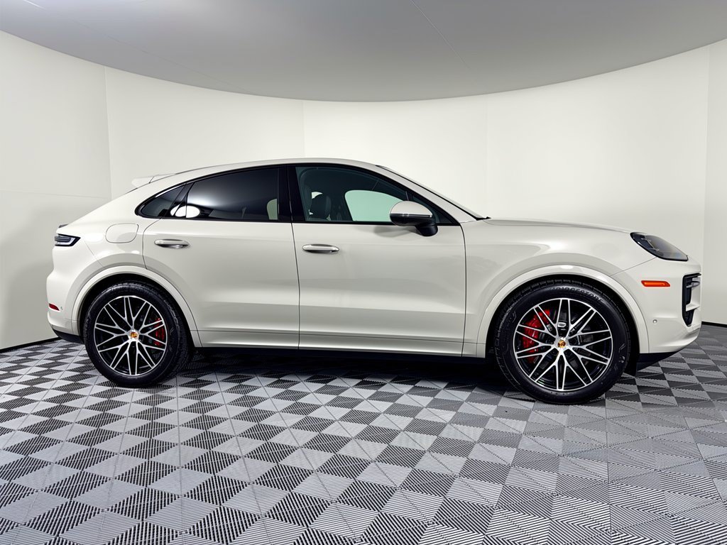 Certified 2026 Porsche Cayenne S AWD/4WD image 8