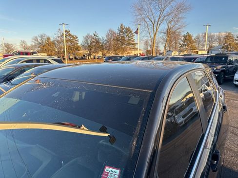 Used 2022 Chevrolet Equinox LT w/ Driver Convenience Package image 8