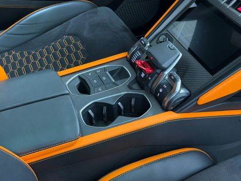 Used 2022 Lamborghini Urus AWD/4WD image 91