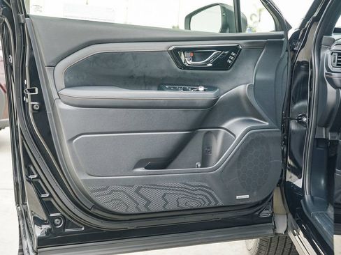 Used 2025 Subaru Forester Touring image 24