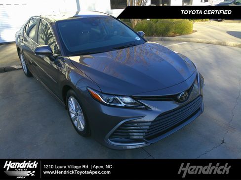 Used 2024 Toyota Camry LE image 1