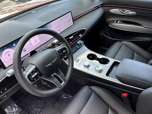 Used 2026 Genesis GV70 2.5T Select image 11