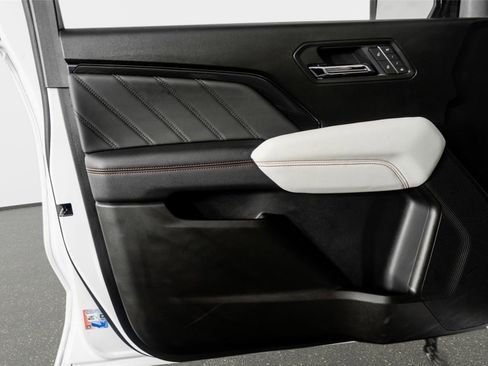 Used 2025 GMC Canyon AT4 w/ AT4X Package image 89