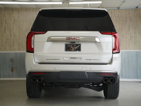 Used 2021 GMC Yukon XL Denali w/ Denali Premium Package AWD/4WD image 9