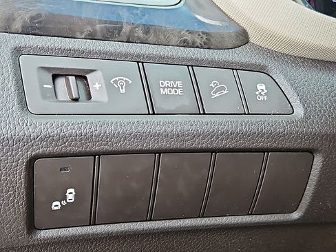 Used 2017 Hyundai Santa Fe Sport FWD image 22