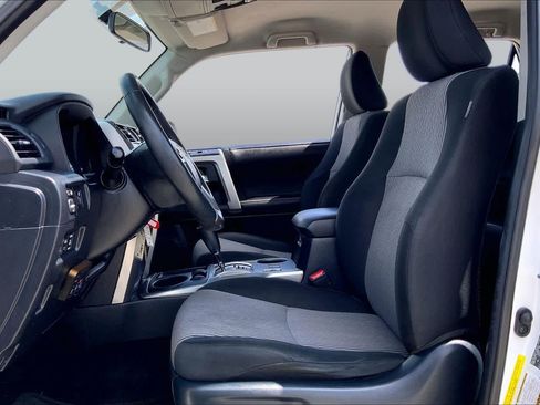 Used 2018 Toyota 4Runner SR5 RWD image 8