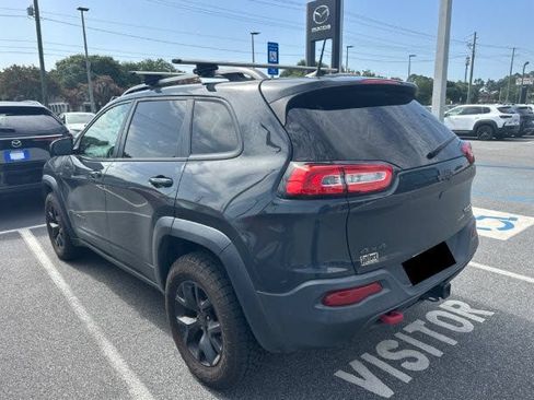 Used 2016 Jeep Cherokee Trailhawk w/ Comfort/Convenience Group AWD/4WD image 4