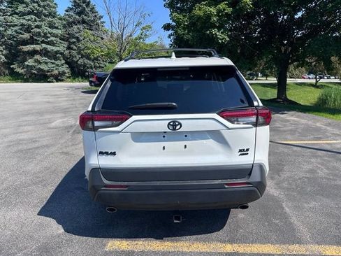 Used 2023 Toyota RAV4 XLE Premium AWD/4WD image 4