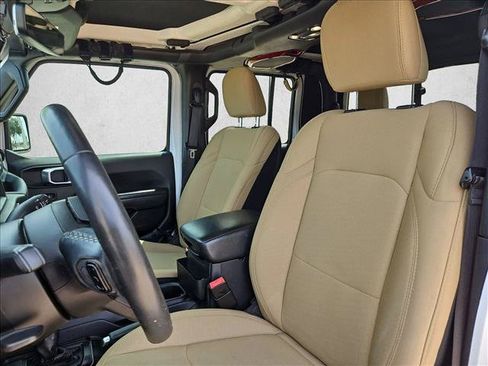 Used 2021 Jeep Gladiator Sport AWD/4WD image 16