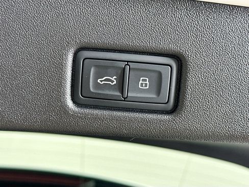 Used 2025 Audi Q5 Prestige AWD/4WD image 33