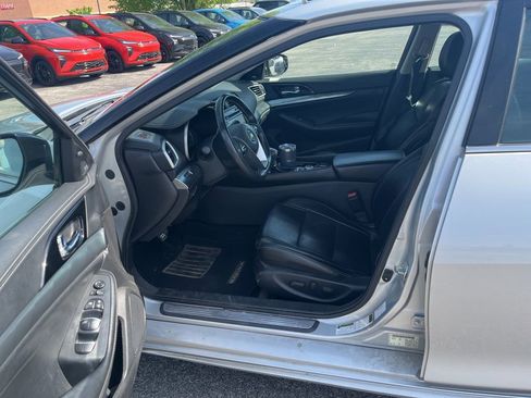 Used 2020 Nissan Maxima 3.5 SL w/ Floor Mat Group FWD image 6