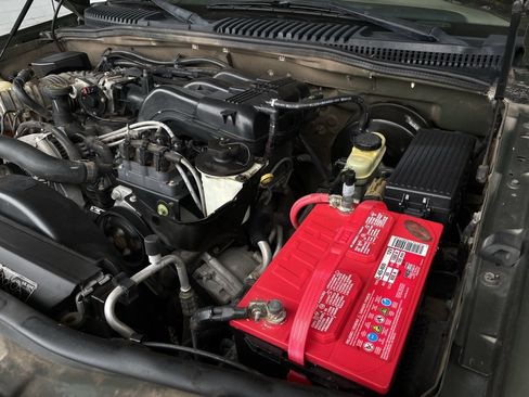 Used 2004 Ford Explorer Eddie Bauer image 13