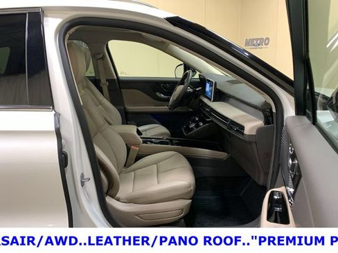 Used 2022 Lincoln Corsair AWD w/ Premium Package image 13