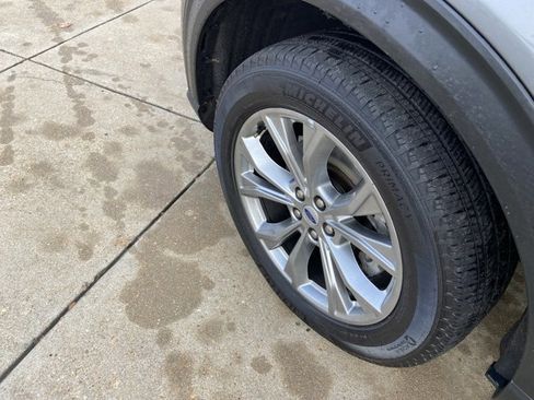 Used 2023 Ford Explorer Limited image 24