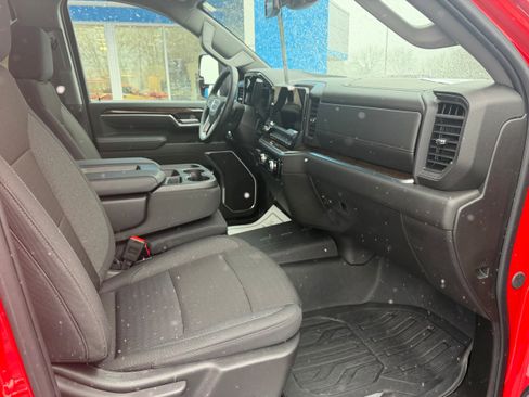 Used 2025 GMC Sierra 3500 SLE w/ SLE Convenience Package image 6