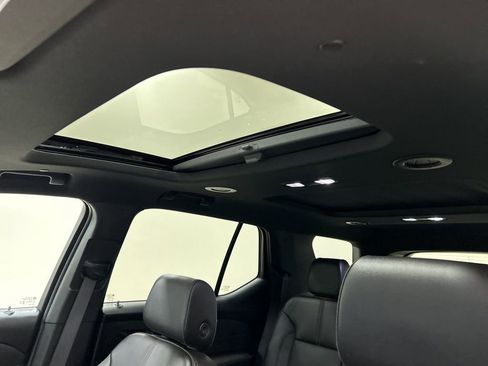 Used 2023 Chevrolet Traverse RS image 28