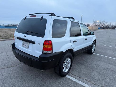 Used 2005 Ford Escape XLT image 5