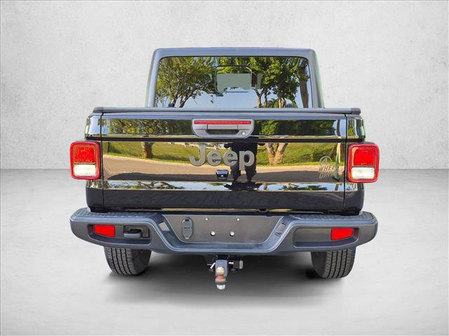 Used 2023 Jeep Gladiator Sport AWD/4WD image 7