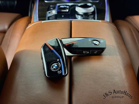 Used 2024 BMW X7 M60i w/ Executive Package AWD/4WD image 41