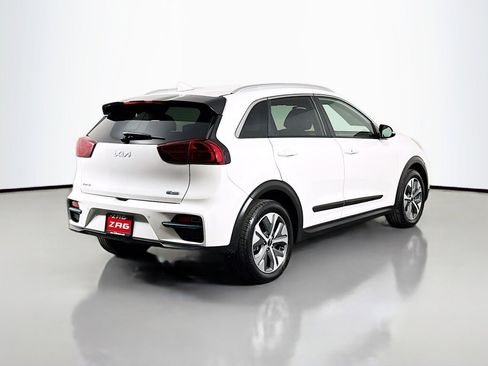 Used 2022 Kia Niro EX Premium w/ Cold Weather Package FWD image 5