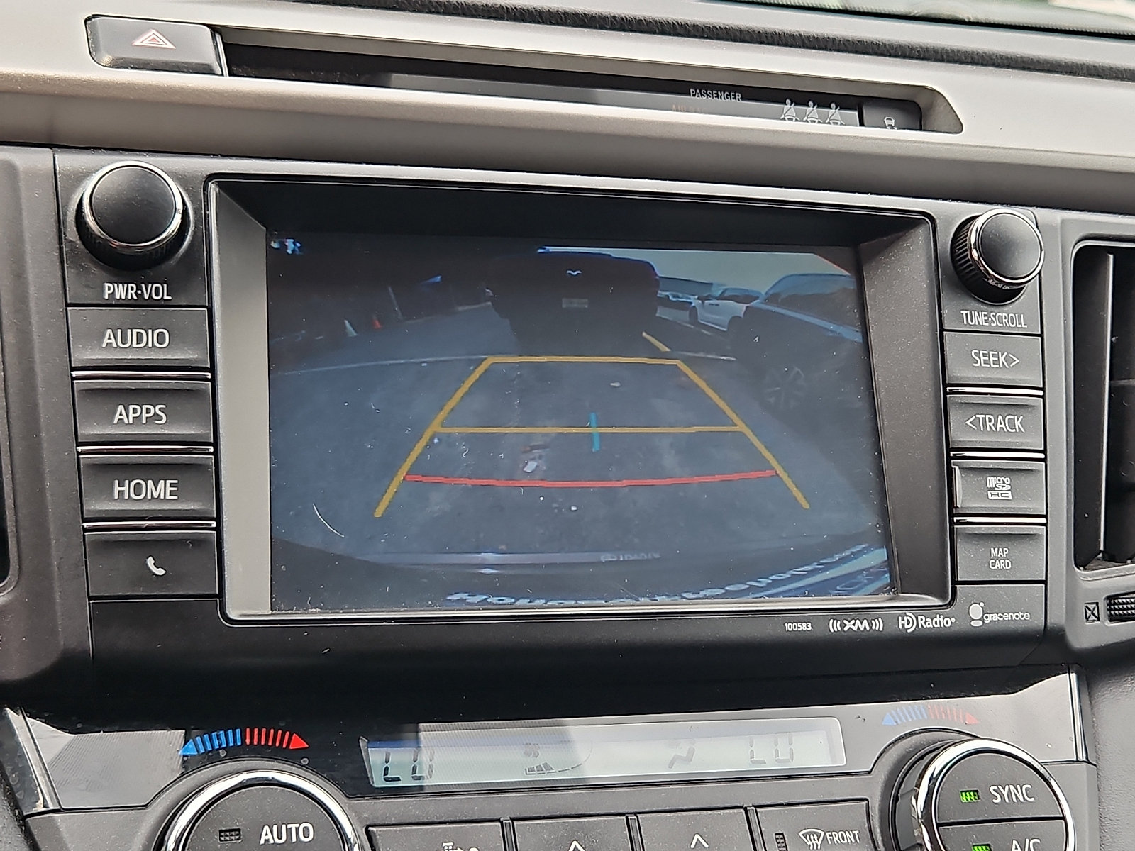 Used 2017 Toyota RAV4 XLE AWD/4WD image 19