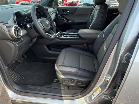 New 2026 Chevrolet Equinox LT w/ Convenience Package II AWD/4WD image 13