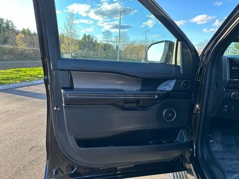Used 2021 Ford Expedition Max Limited AWD/4WD image 20