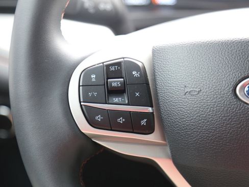 Used 2025 Ford Explorer Active RWD image 10
