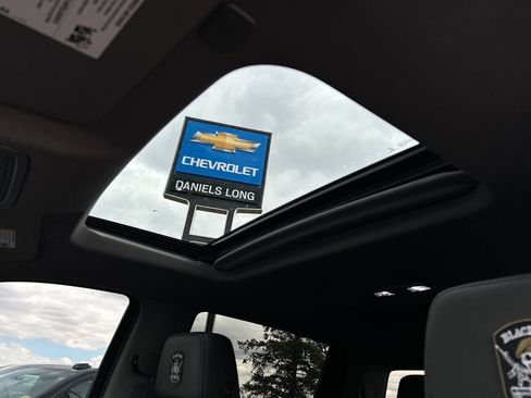 Used 2021 Chevrolet Silverado 1500 LTZ w/ Technology Package AWD/4WD image 29