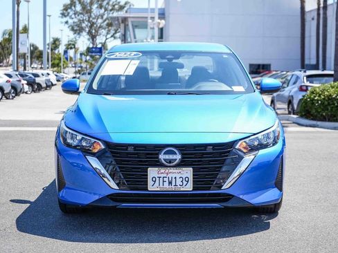 Used 2025 Nissan Sentra SV FWD image 2