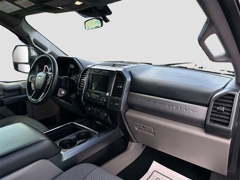 Used 2021 Ford F350 XLT w/ XLT Premium Package image 27