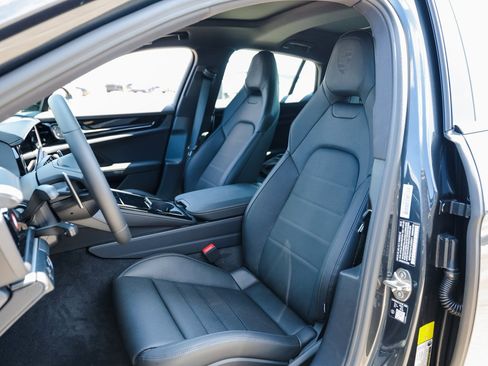New 2026 Porsche Panamera 4 image 5