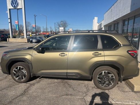 Used 2025 Subaru Forester Limited w/ Popular Package image 15