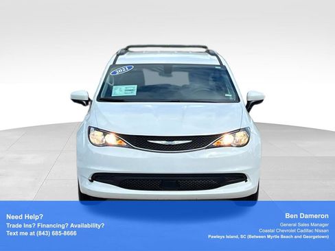 Used 2021 Chrysler Voyager Lxi FWD image 2