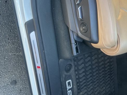 Used 2020 Audi Q8 Prestige w/ Prestige Package image 12