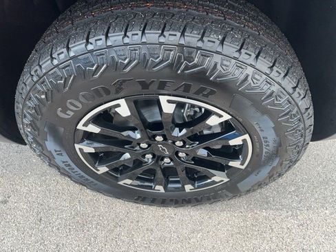 New 2026 Chevrolet Traverse Z71 w/ Enhanced Driving Package image 9