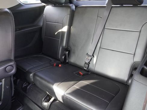 Used 2018 Chevrolet Traverse LT FWD image 18