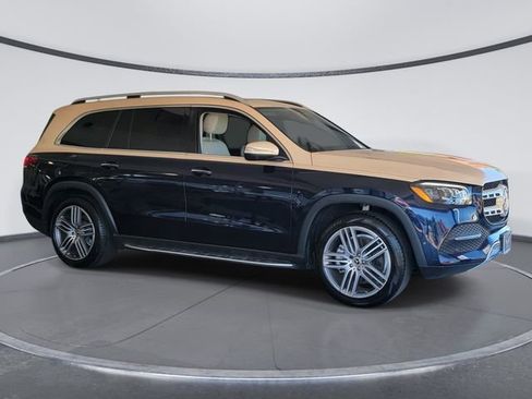 Used 2022 Mercedes-Benz GLS 450 4MATIC image 2