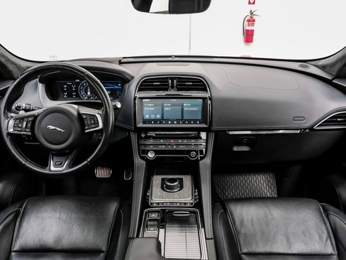Used 2019 Jaguar F-PACE S image 17