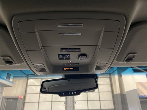 Used 2019 Chevrolet Suburban LT image 27