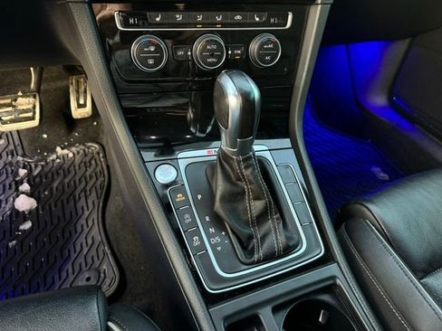 Used 2019 Volkswagen Golf R 4-Door image 23